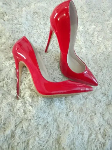 LIZZY Red Patent Leather Pumps