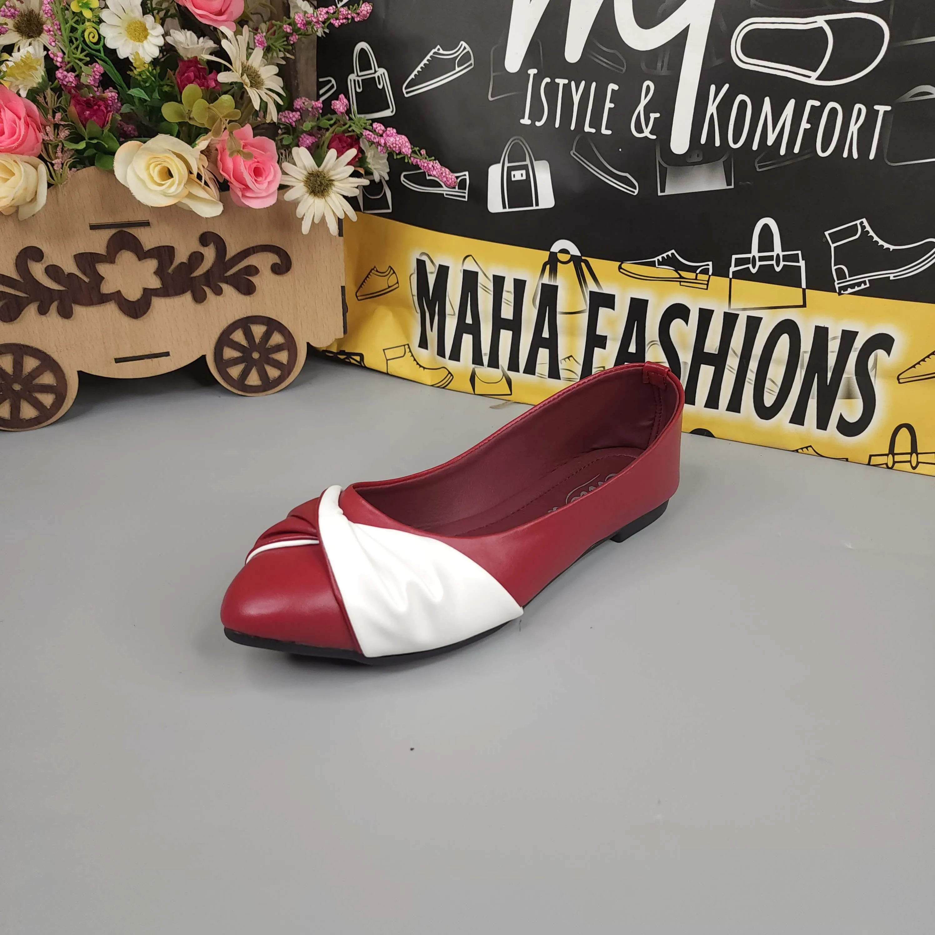 Maroon White Contrast Pumps